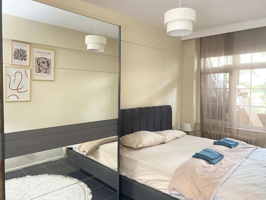 Апартаменты Comfy - Spacious Flat On The Kadikoey Seaside Стамбул Экстерьер фото